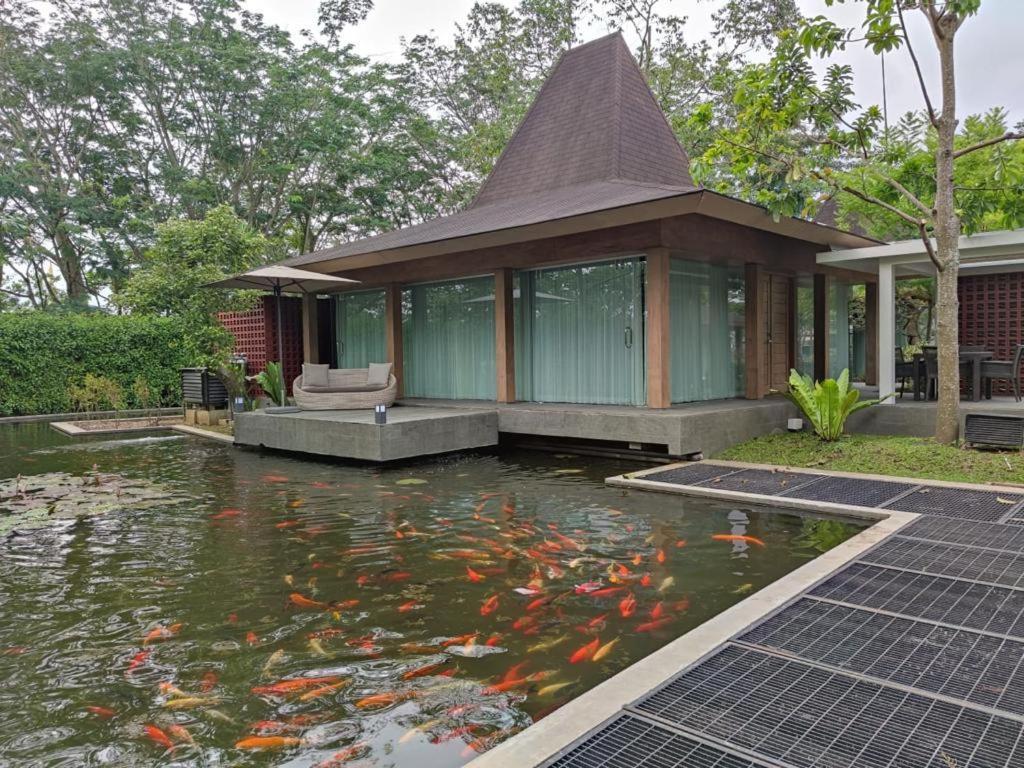 Djoglo Luxury Bungalow Wendit المظهر الخارجي الصورة
